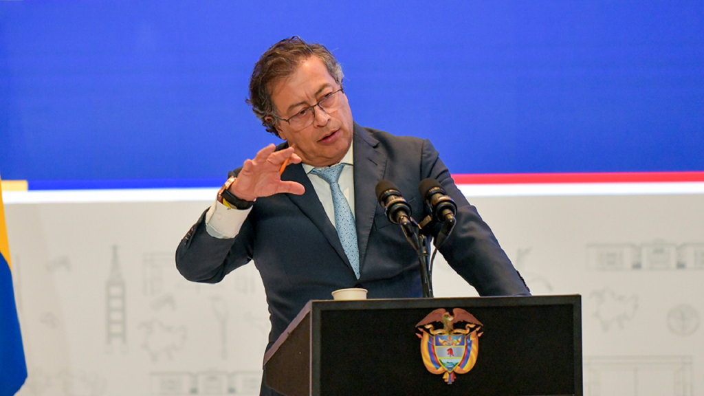 Petro lamenta catástrofes ambientales