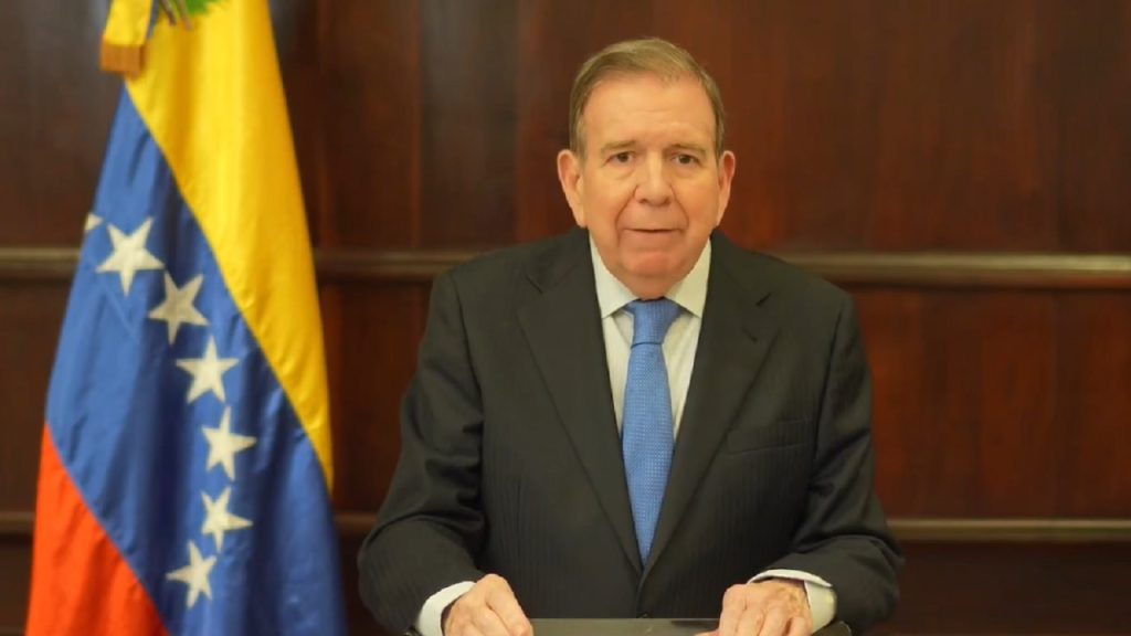 Edmundo González fue hospitalizado en España