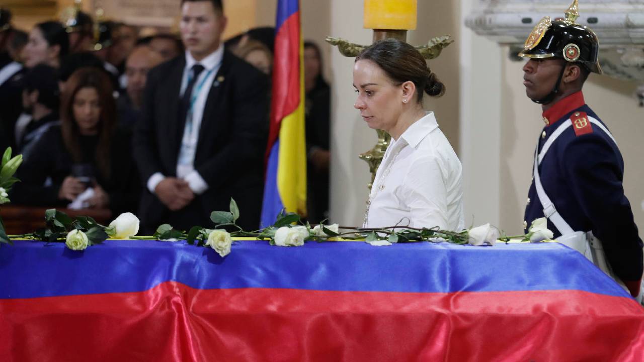 Último adios a Miguel Uribe