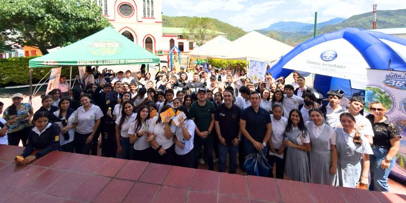 Estudiantes a nuevas tecnológias